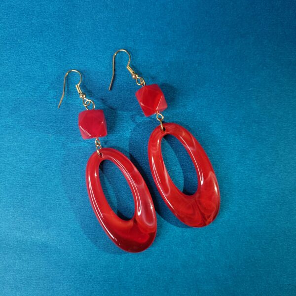 Everyday Chic Oval Earrings – Stylish Red Dangle Earrings for Women - Image 4