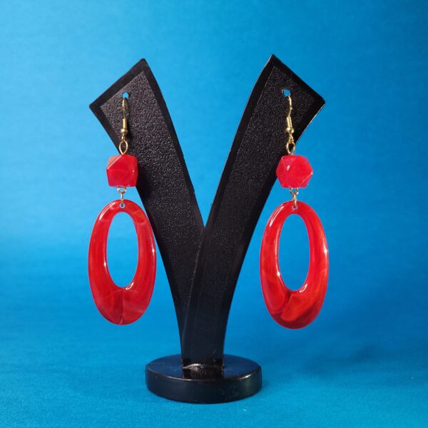 Everyday Chic Oval Earrings – Stylish Red Dangle Earrings for Women