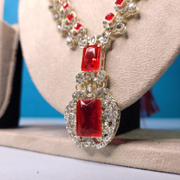 Classic Emerald Elegance Necklace Set – Bold Red Statement Jewelry Set for Women - Image 7
