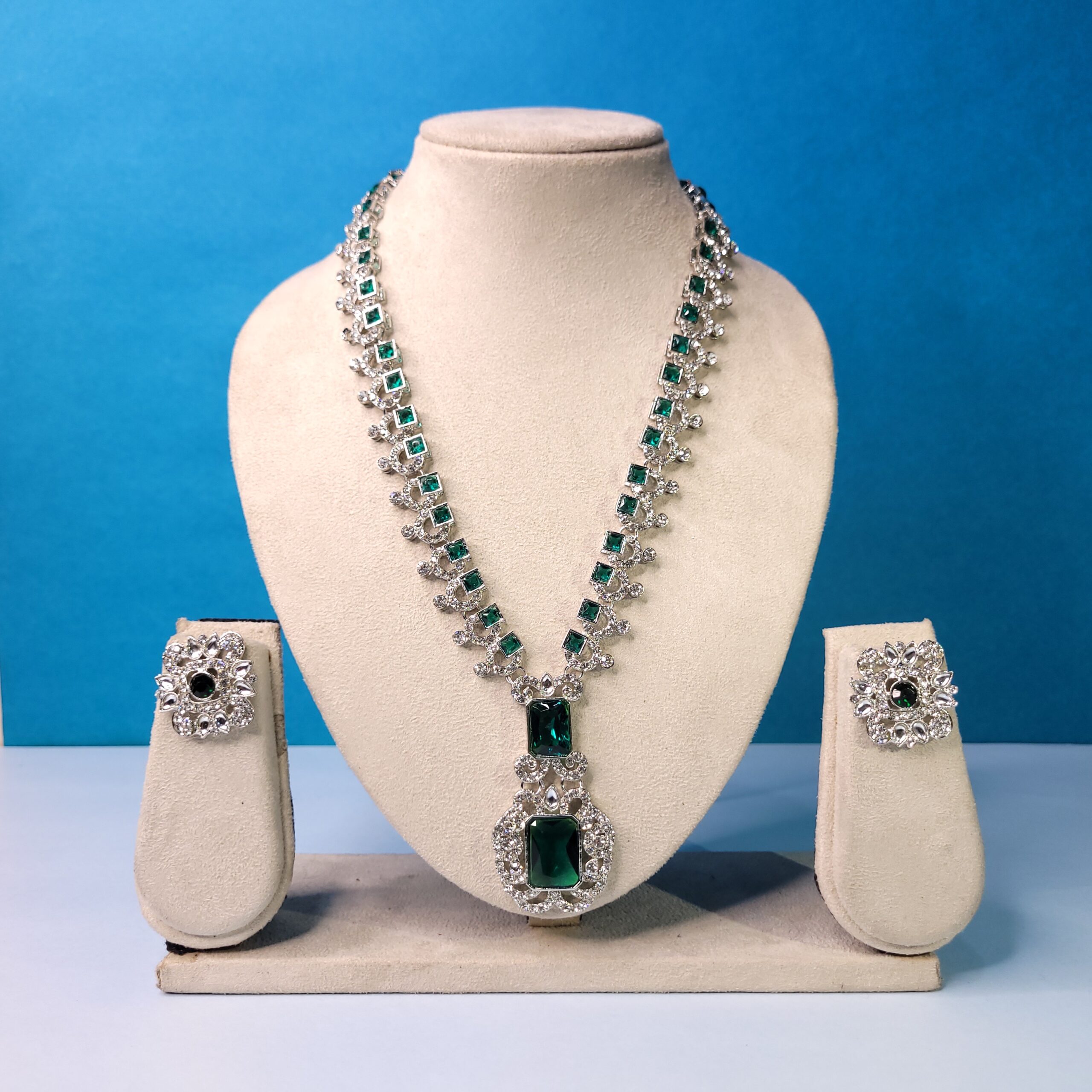 Classic Emerald Elegance Necklace Set – Stunning Green Statement Jewelry for Women