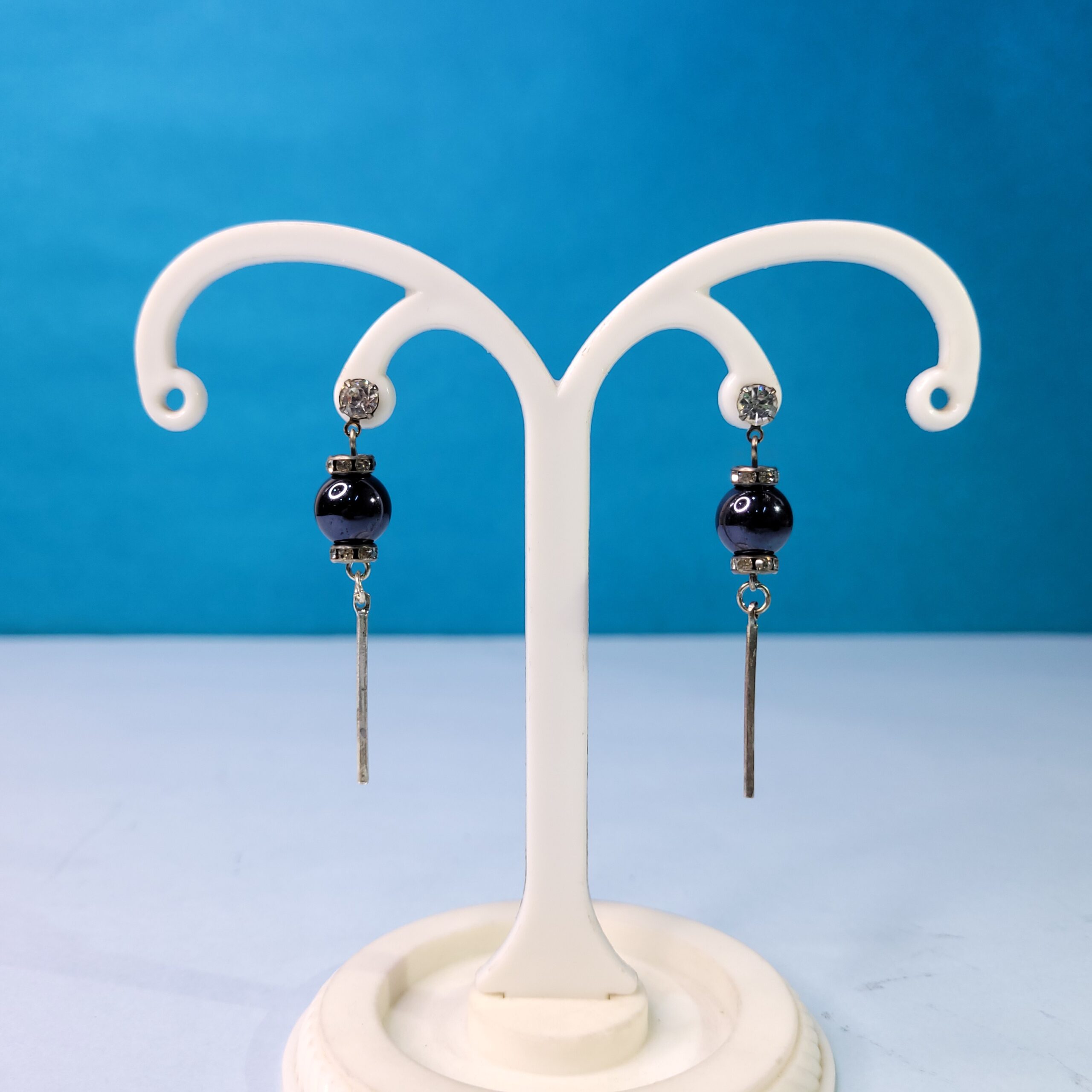 Sleek Black Pearl Drop Earrings Radiant Dangle Earrings for Women