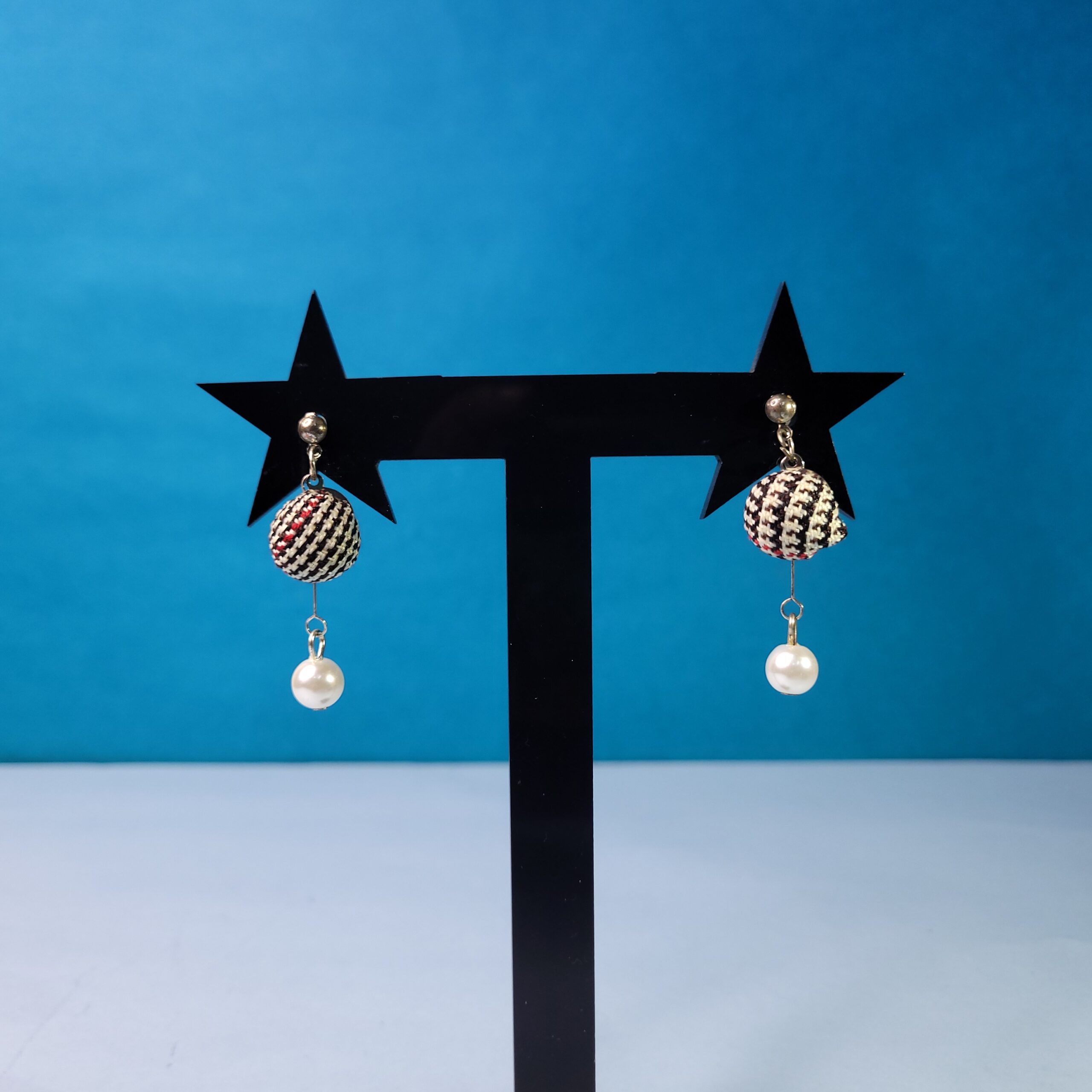 Cream Pearl Sleek Dangle Earrings Chic Everyday Jewelry for Women