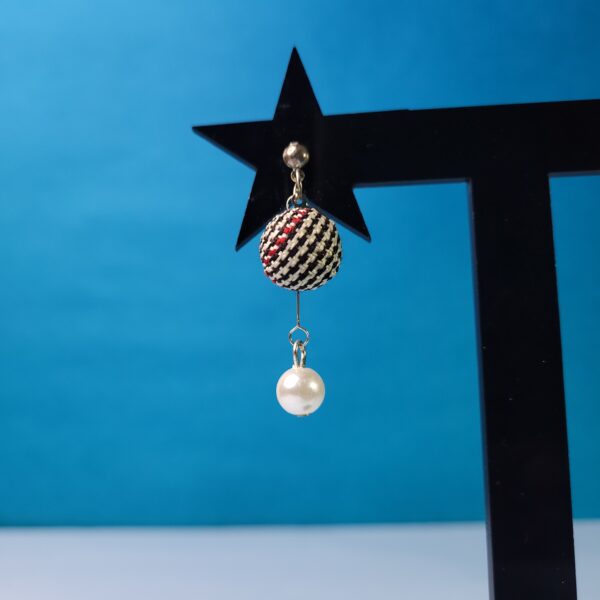 Cream Pearl Sleek Dangle Earrings Chic Everyday Jewelry for Women - Image 4