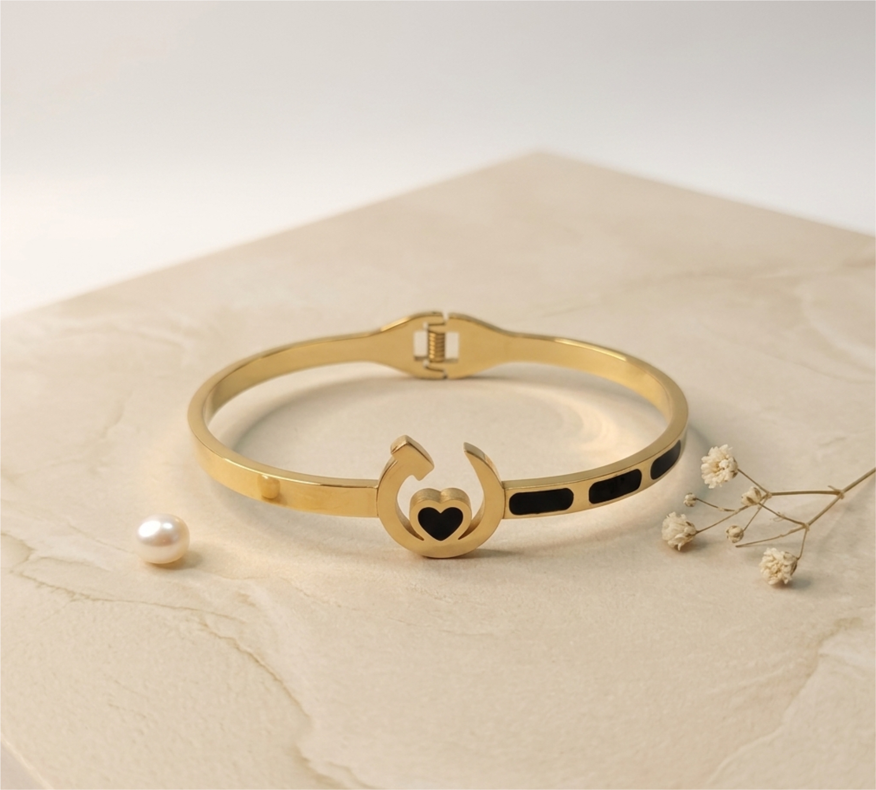 Everyday jewellery bracelet